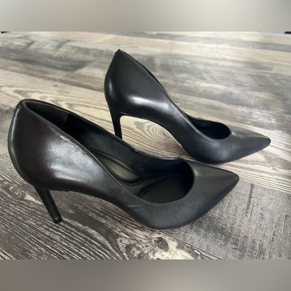 Antonio Melani - Kara Pointed Toe Leather Pumps - Picture 6 of 7